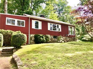 29 Split Rock Rd, Mahopac, NY 10541