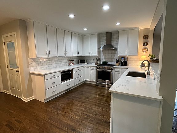 3rd image of 1375 Driftwood Ct