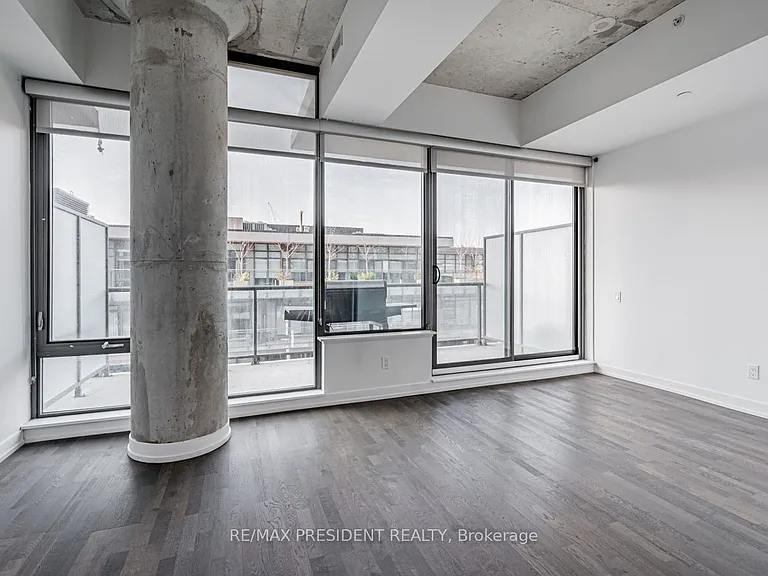 560 King St W #1005 — Photo 15