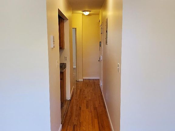 4th image of 362 Tompkins Ave #2