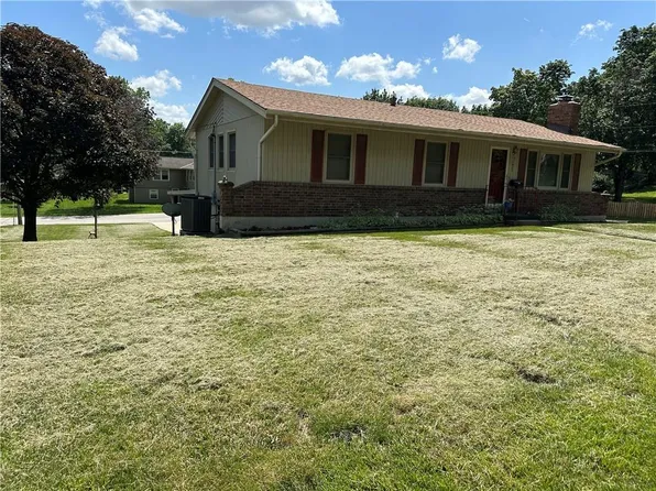 1903 Forest Ave, Lexington, MO 64067