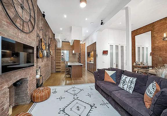 4th image of 23 10th St #204/205
