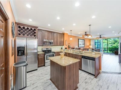 10029 Heather LN #602, Naples, FL, 34119