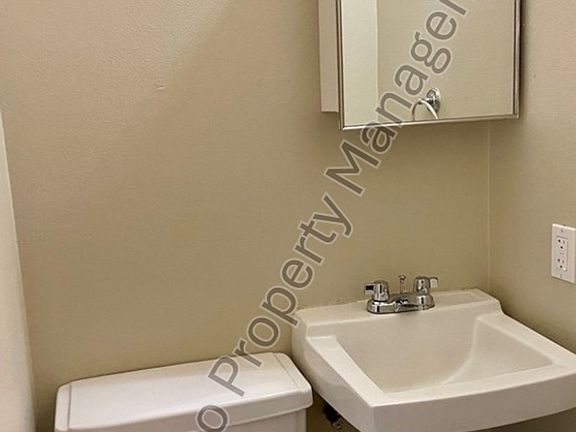5th image of 1101 Ponderosa Dr APT 2