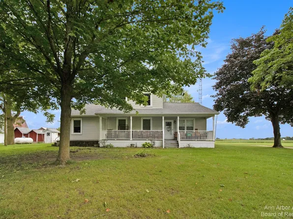 10705 Lima Center Rd, Manchester, MI 48158