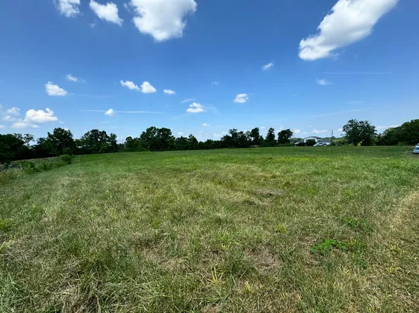 882 Richmond Rd N, Berea, KY 40403