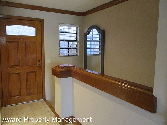 3rd image of 8850 Villa La Jolla Dr Unit 210
