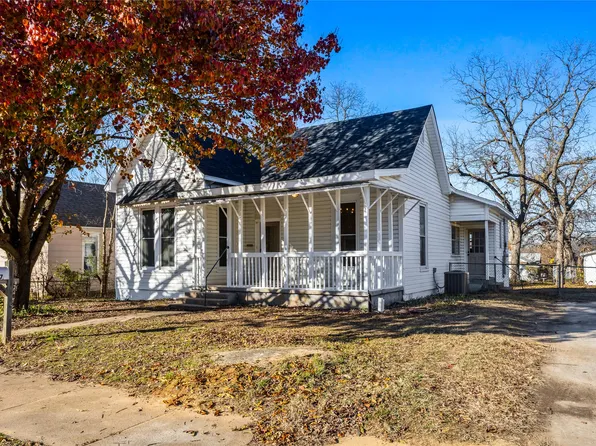 217 W Hull St, Denison, TX 75020