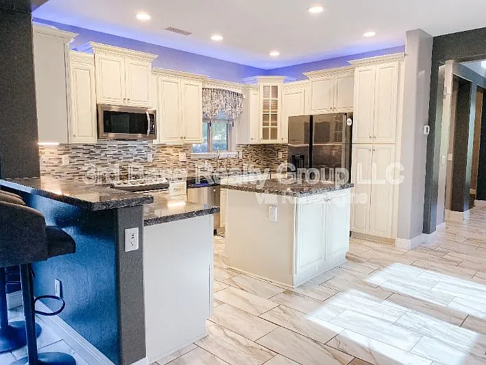 21088 W Maiden Ln — Photo 5