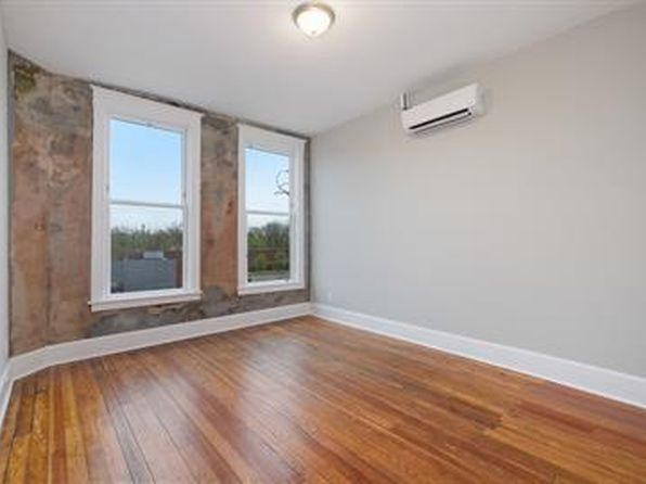 136 Brady St #203