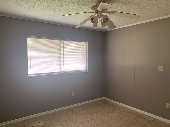 3rd image of 1801 Fairlane Ave #A