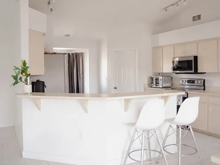 6784 Bordeaux Blvd — Photo 5
