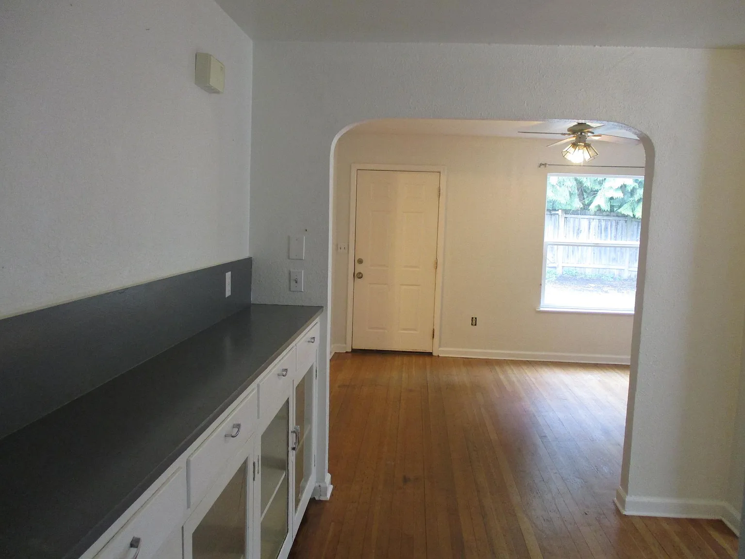 3 bed, 2.5 bath, 1495 sqft, $2,600 — Photo 3