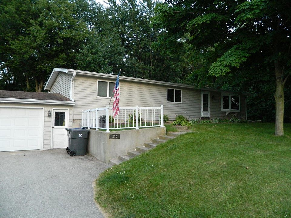 1st image of 810 Forest Dr