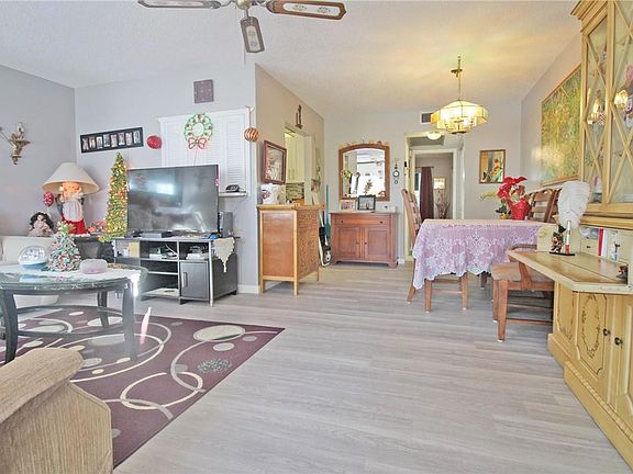 2nd image of 1005 Cambridge A #1005