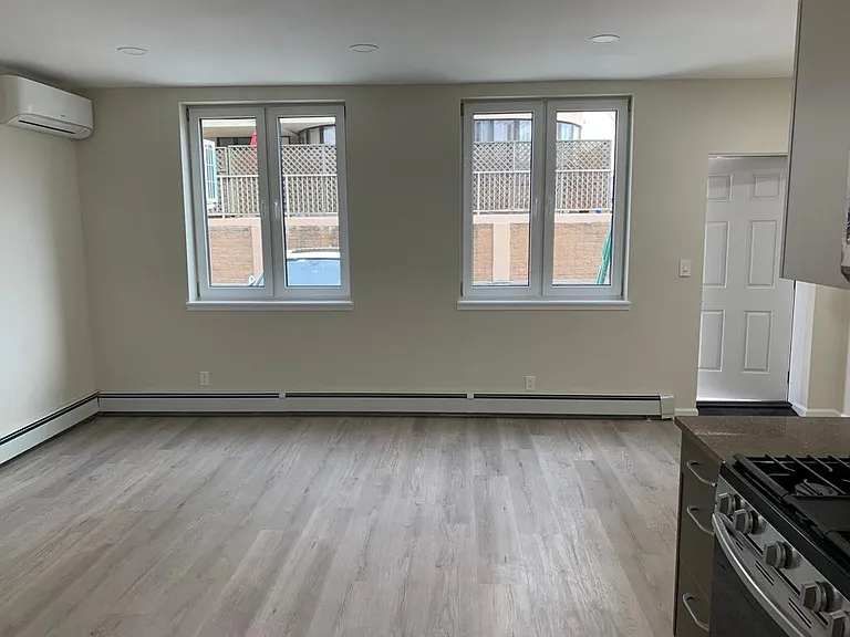 3686 Shore Pkwy — Photo 10