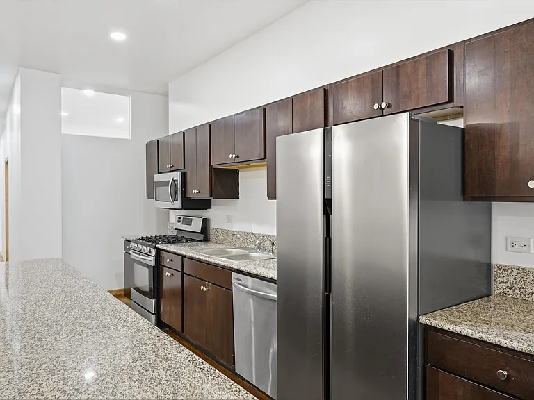 2723 N Clark St #2 — Photo 4