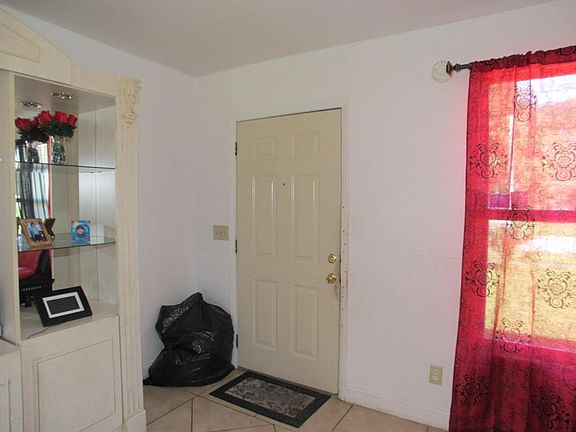 4th image of 11704 Marina Dr