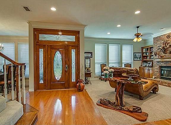 3rd image of 6253 Meadow Lakes Dr