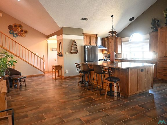 5th image of 909 State Road 77 Rd