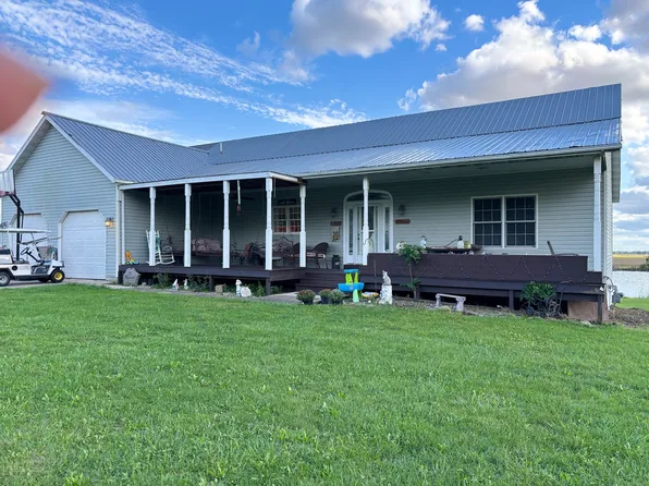 530 E Meuser Dr, Paxton, IL 60957