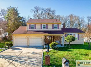62 Laura Ave, Edison, NJ