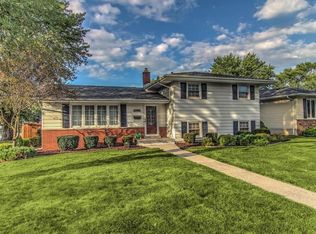 1749 Holly Ln, Munster, IN
