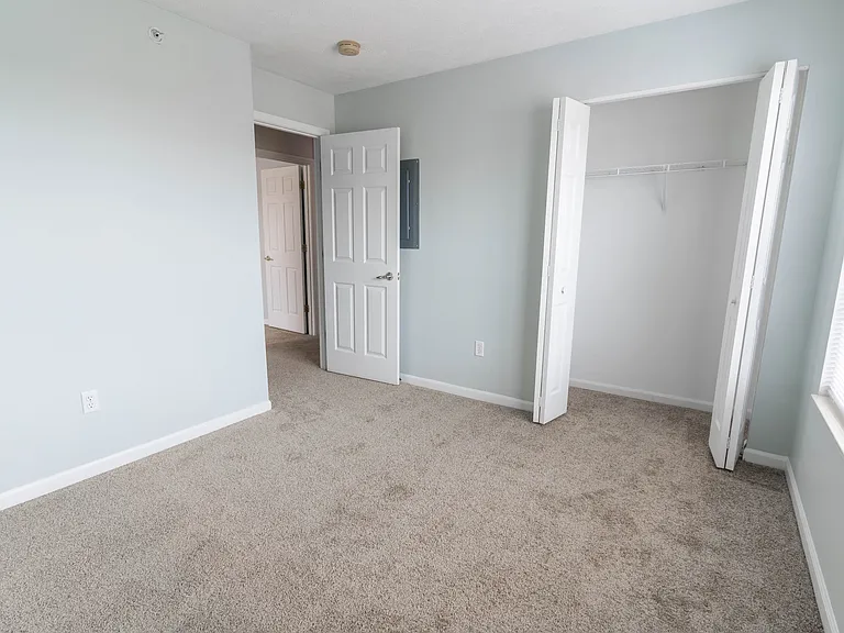 Creekside at Meadowbrook Apartments — Photo 12