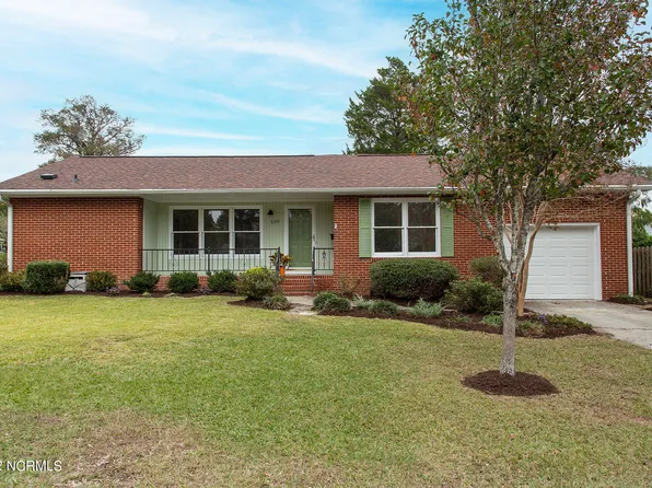 220 N Caswell Avenue, Southport, NC 28461