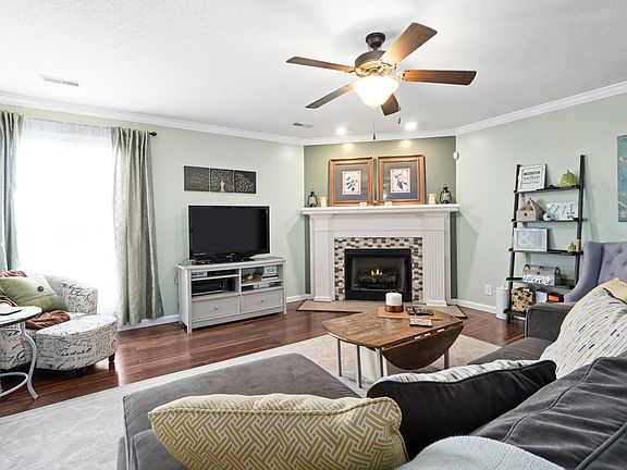 5th image of 1138 Thornberry Dr