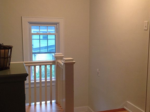 2nd image of 820 Lawton Pl