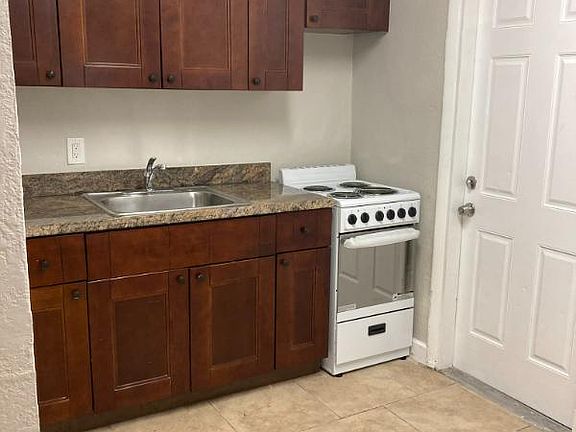 4th image of 2915 Broadway APT 1