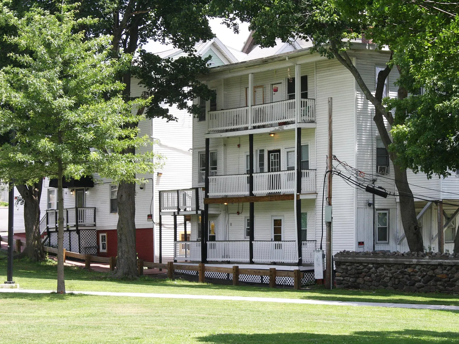 2 bed, $1,625 — Photo 1