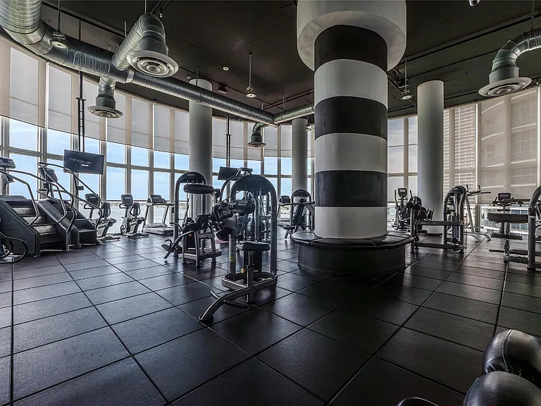 1800 N Bayshore Dr #2402 — Photo 8