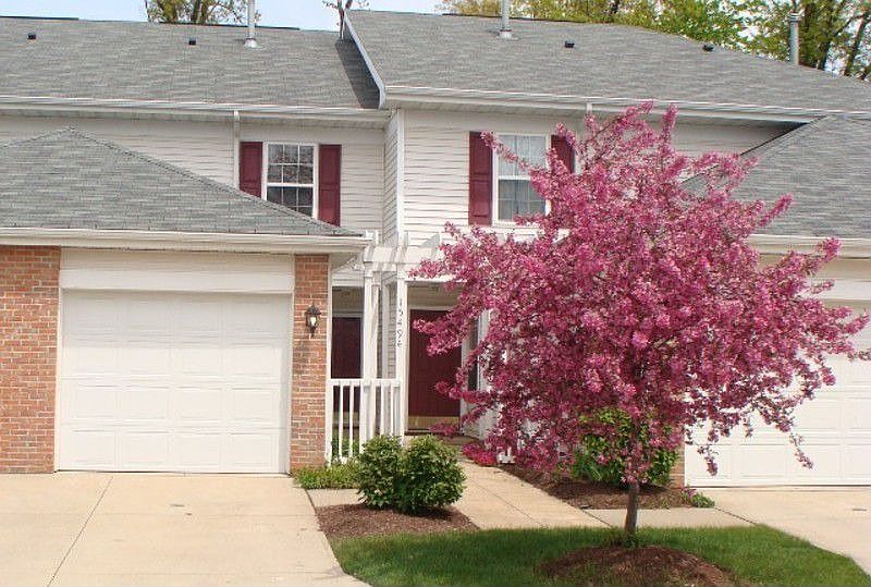 1st image of 15494 Oakshire Ct