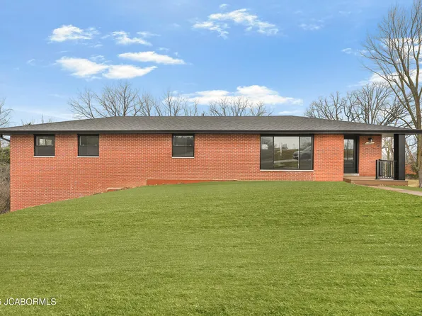 1910 Sun Meadow Ln, Jefferson City, MO 65109