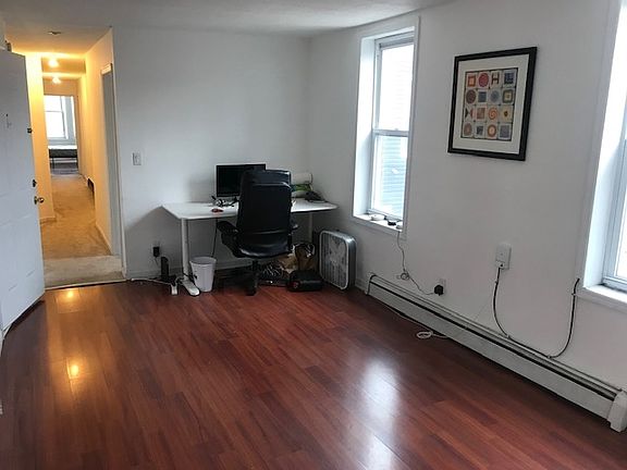 5th image of 811 Montgomery St