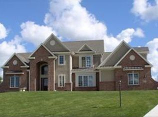 W283N6211 Hibritten Way, Hartland, WI 53029