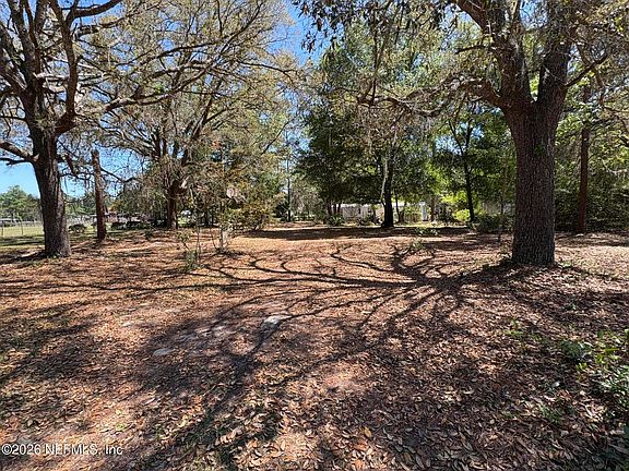 2nd image of 135 & 137 COUNTRY LIVING Lane