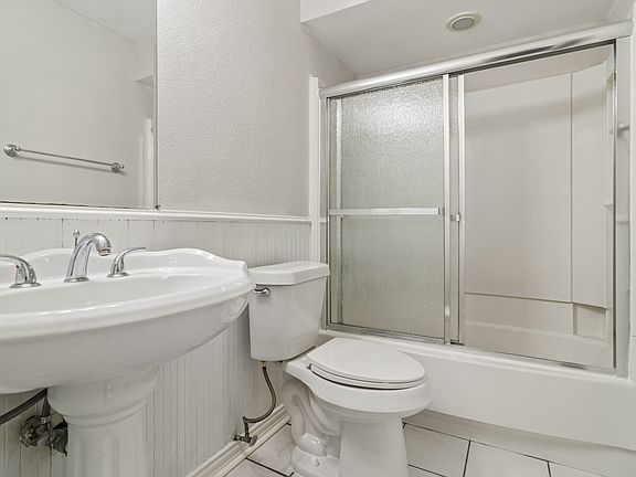 5th image of 219 Running Brook Ln