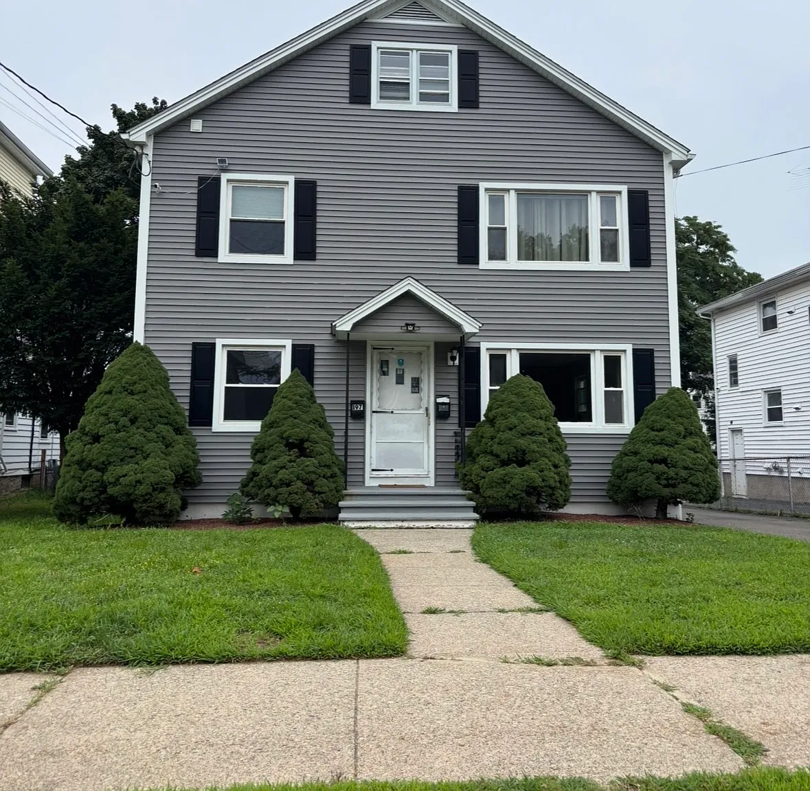 3 bed, 1.0 bath, 3360 sqft, $2,850 — Photo 1