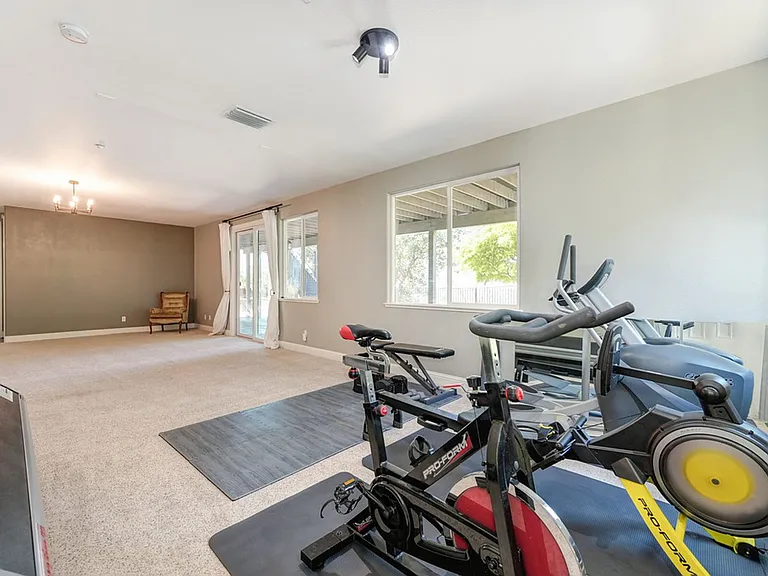 7029 Pembroke Way — Photo 57