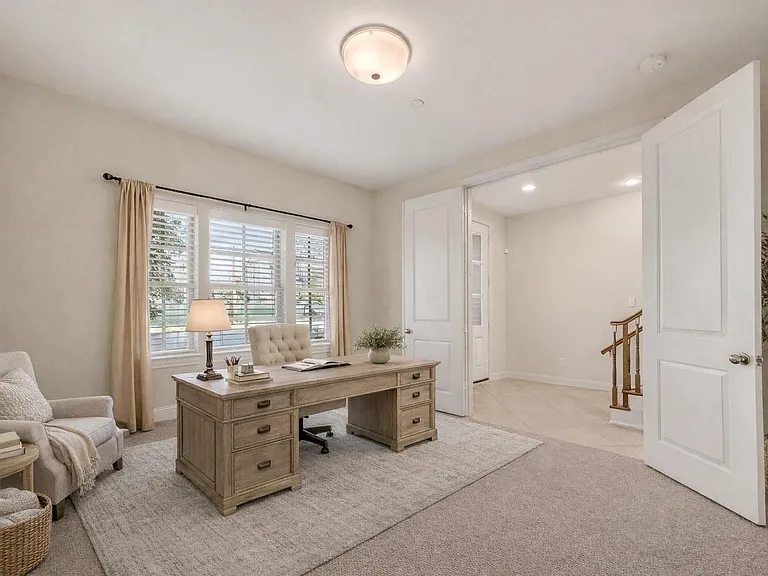 705 Delano St — Photo 11
