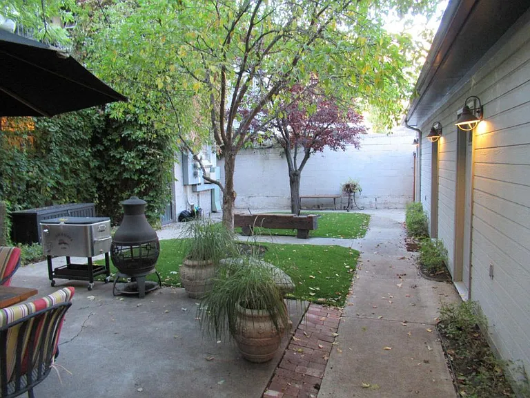 1016 N Lafayette St — Photo 2
