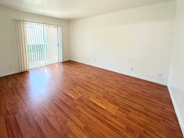 1447 W 228th St #203 — Photo 24