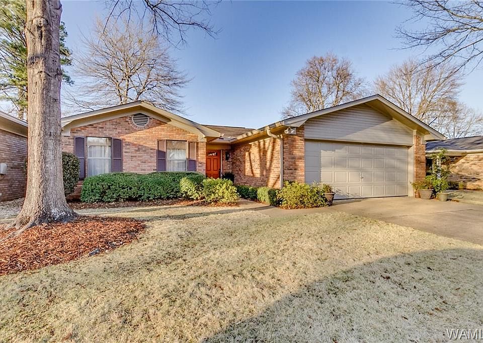 1st image of 1700 Hollow Ln