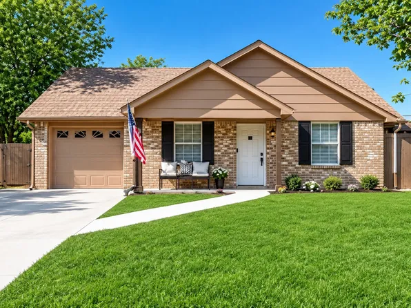 837 Blue Ridge Dr, Burleson, TX 76028