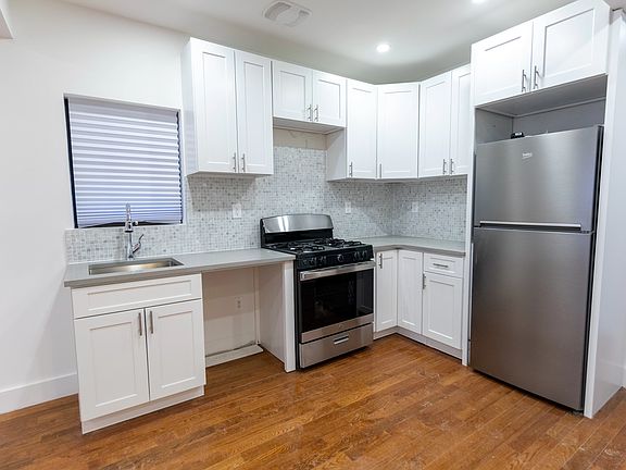 5th image of 4132 40th St