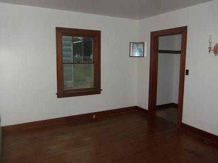 3rd image of 718 N Van Buren Ave