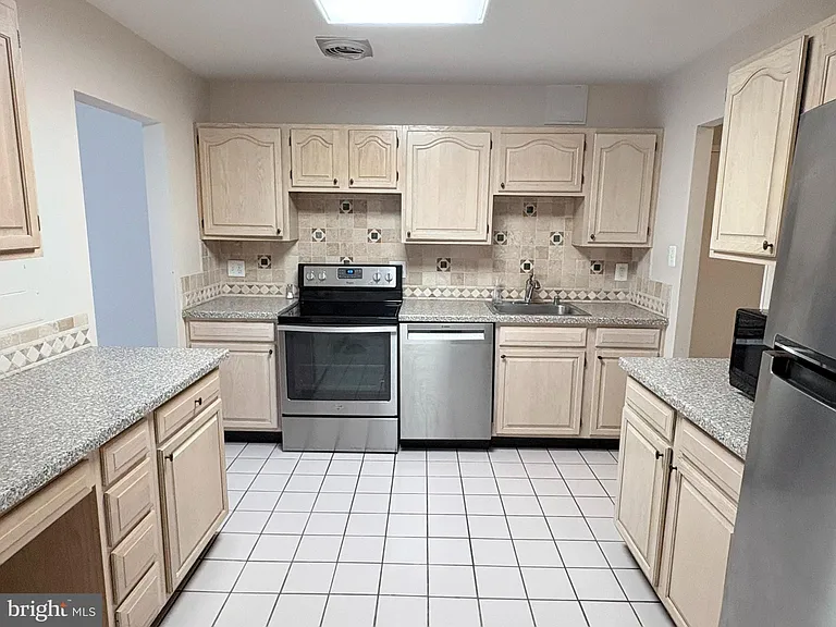 5817 Edson Ln #T-2 — Photo 5